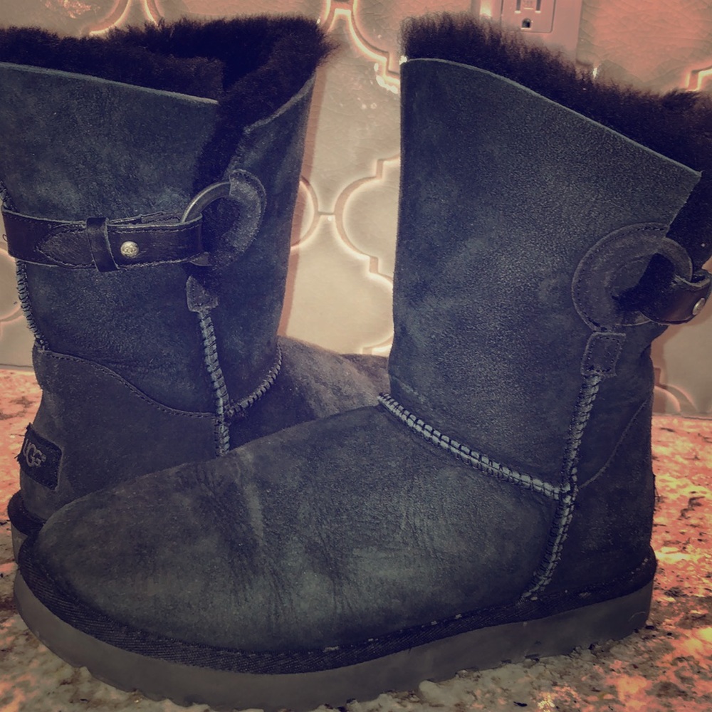 Black uggs